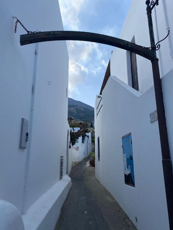 Stromboli Suite Apartment With Terrace Volcano & Sea View Экстерьер фото